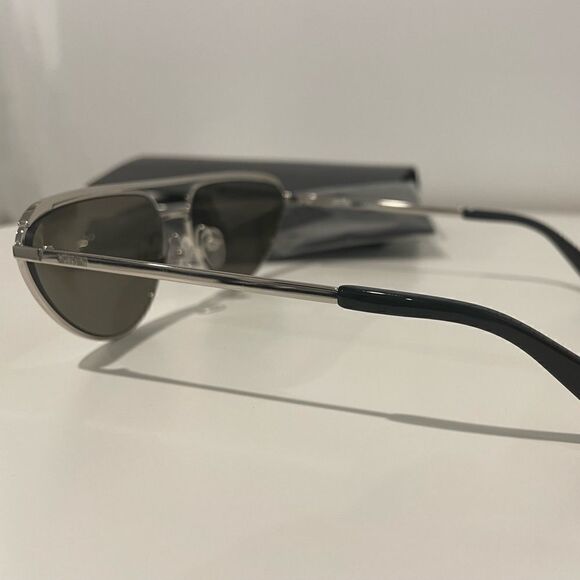 NIB Silver Mirror Cateye Moschino Sunglasses - Picture 4 of 10